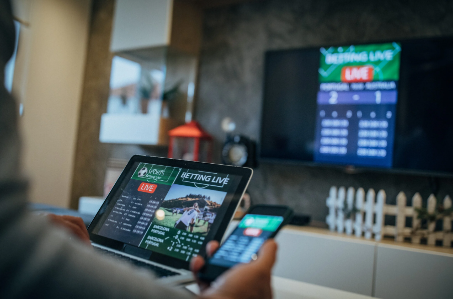 Touchscreen, Apostas Online, Jogadores Móveis, Tecnologia, Acessibilidade, Interação, Laptops, Celular